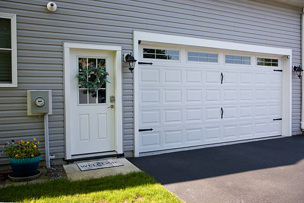 24/7 Emergency Garage Door Roller Replacement experts in McDade, TX